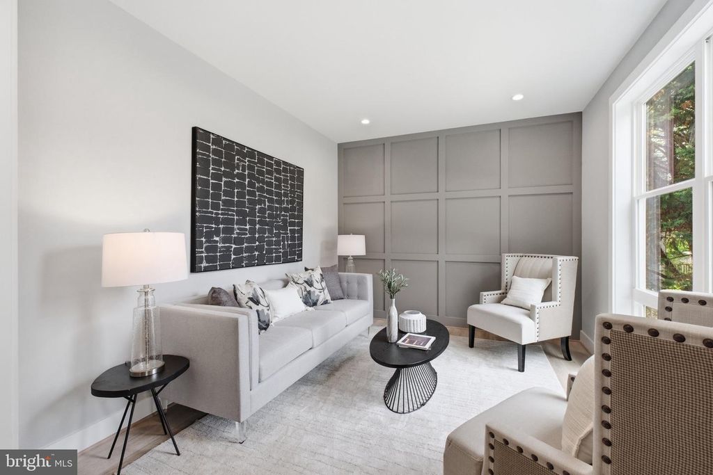 Image 3 of property listing at 6645 HALLWOOD AVE, Falls Church, VA 22046