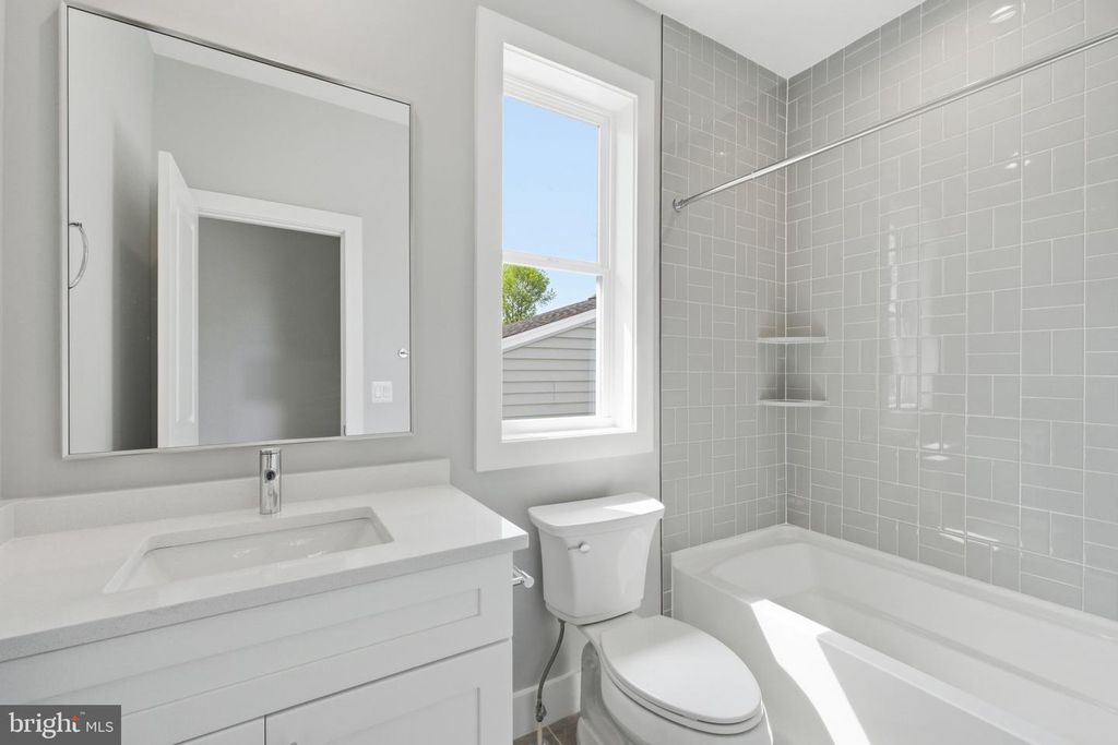 Image 32 of property listing at 6645 HALLWOOD AVE, Falls Church, VA 22046