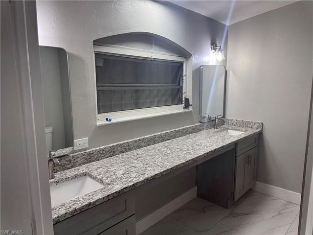 2400 Barcelona AVE, Fort Myers, FL 33905