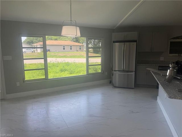 2400 Barcelona AVE, Fort Myers, FL 33905