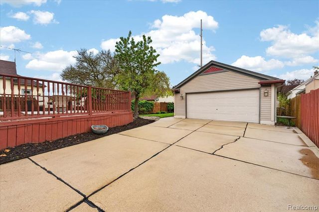 538 Pine Street, Wyandotte, MI 48192