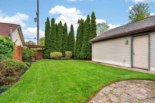 538 Pine Street, Wyandotte, MI 48192