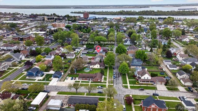 538 Pine Street, Wyandotte, MI 48192
