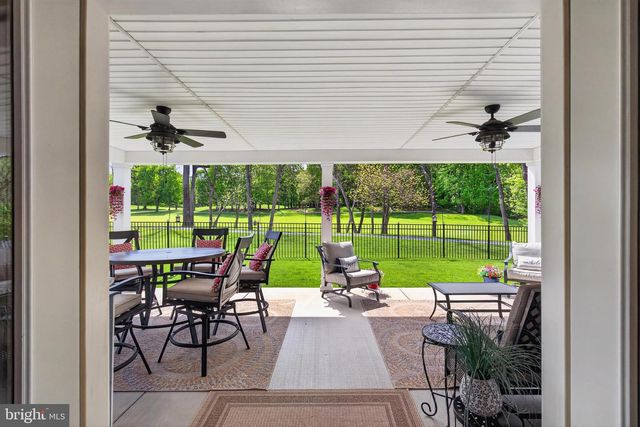 124 LOBELL RD, Abbottstown, PA 17301