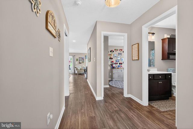 124 LOBELL RD, Abbottstown, PA 17301