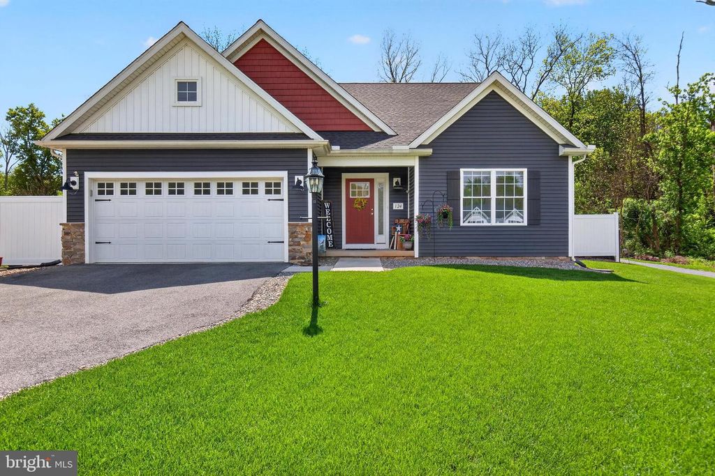 124 LOBELL RD, Abbottstown, PA 17301