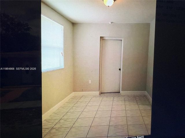 121 NW 188th St, Miami Gardens, FL 33169