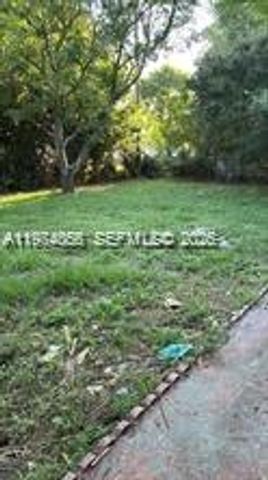 121 NW 188th St, Miami Gardens, FL 33169