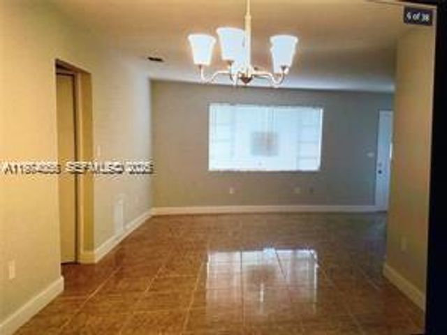 121 NW 188th St, Miami Gardens, FL 33169