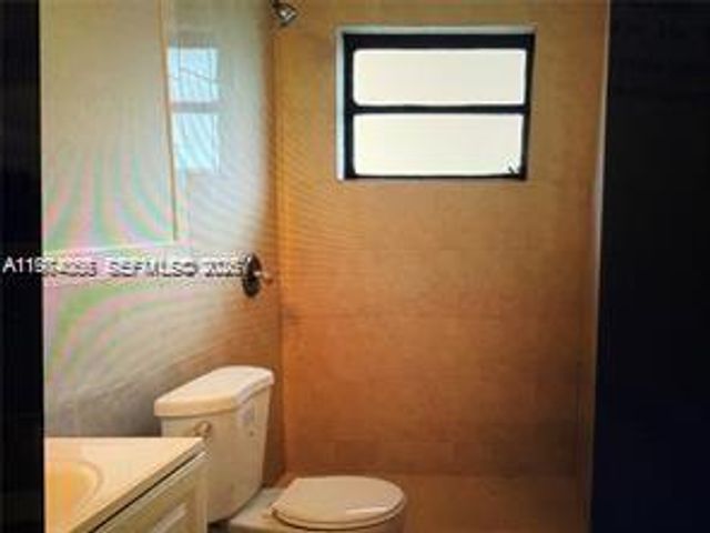 121 NW 188th St, Miami Gardens, FL 33169