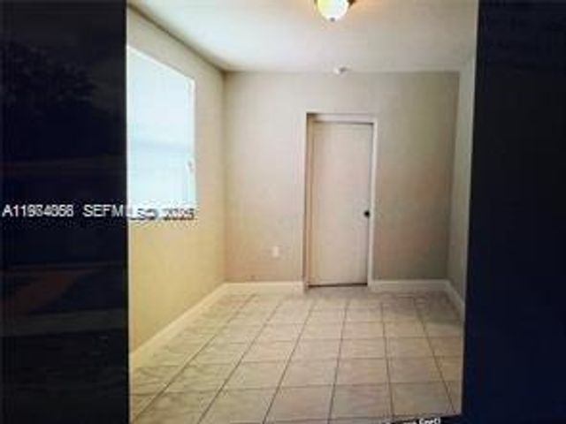 121 NW 188th St, Miami Gardens, FL 33169