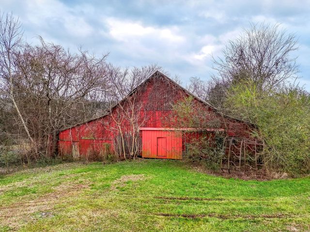 2972 Cainsville Rd, Lebanon, TN 37090