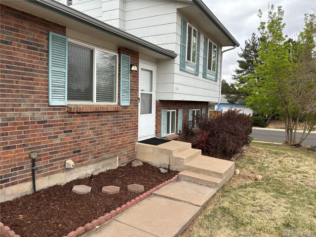 950 S Waco Way, Aurora, CO 80017