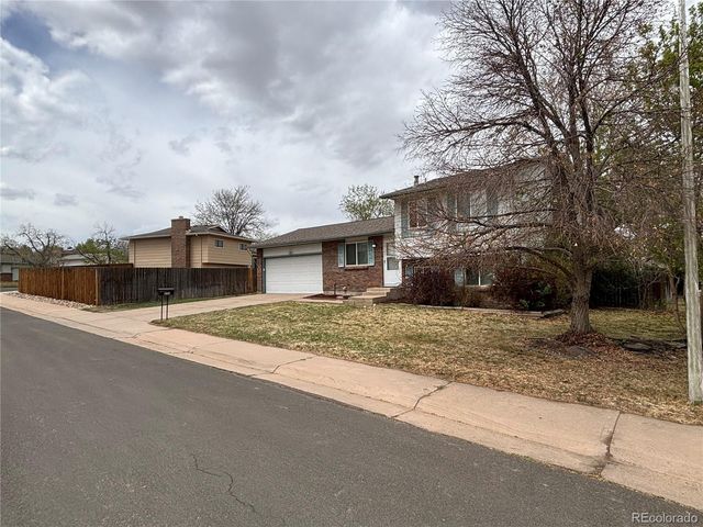 950 S Waco Way, Aurora, CO 80017