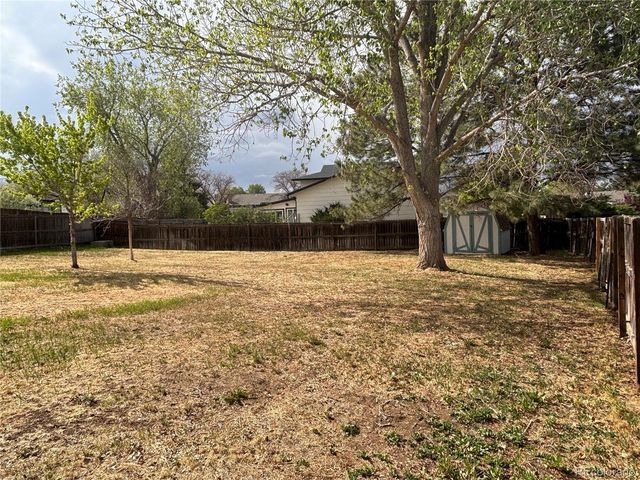 950 S Waco Way, Aurora, CO 80017