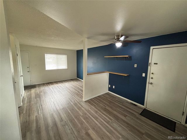 950 S Waco Way, Aurora, CO 80017