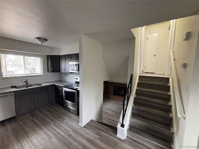 950 S Waco Way, Aurora, CO 80017