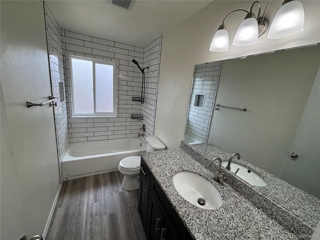 950 S Waco Way, Aurora, CO 80017