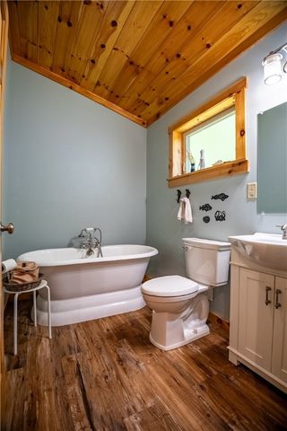 470 Truitt Rd, Scrubgrass Twp, PA 16374