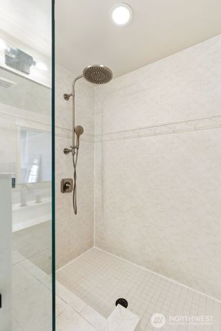 7238 Lakemont Boulevard SE, Bellevue, WA 98006