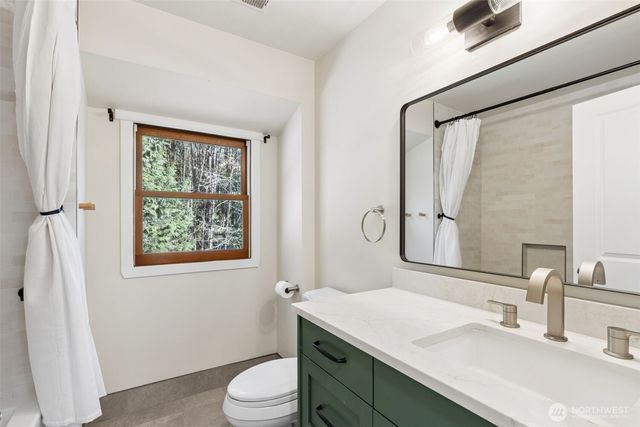 7238 Lakemont Boulevard SE, Bellevue, WA 98006