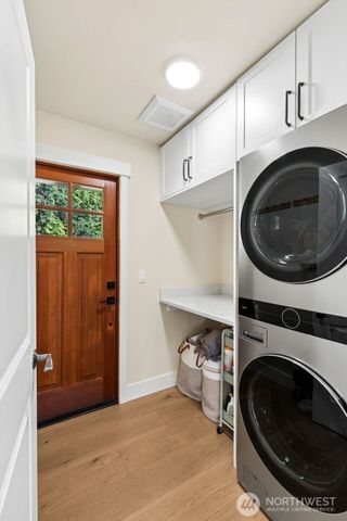 7238 Lakemont Boulevard SE, Bellevue, WA 98006