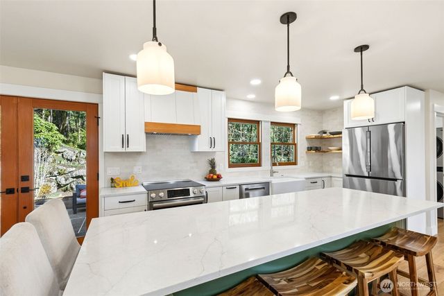 7238 Lakemont Boulevard SE, Bellevue, WA 98006