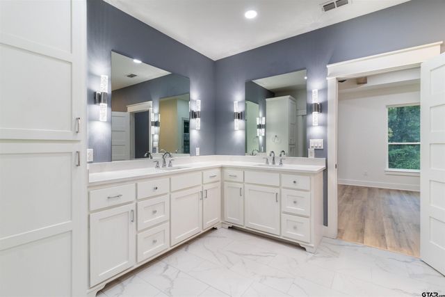 221 Brookside Dr, Hideaway, TX 75771