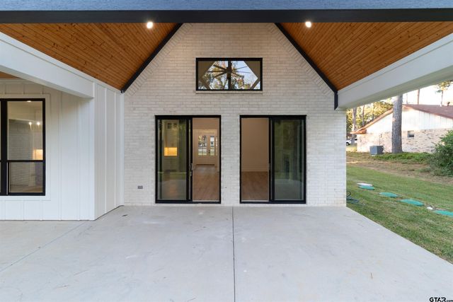 221 Brookside Dr, Hideaway, TX 75771