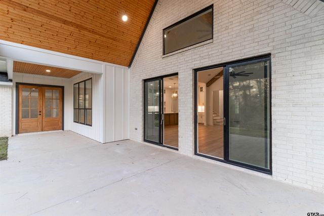 221 Brookside Dr, Hideaway, TX 75771