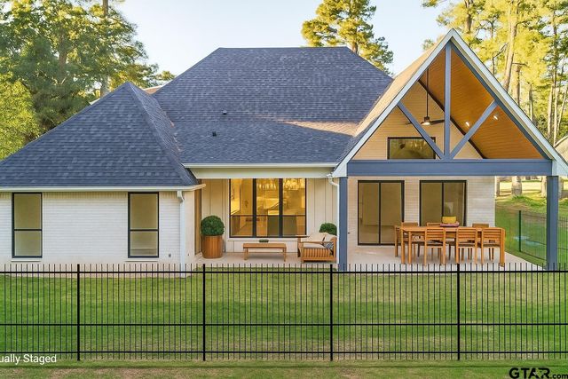 221 Brookside Dr, Hideaway, TX 75771