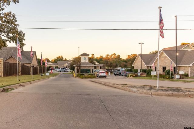 221 Brookside Dr, Hideaway, TX 75771