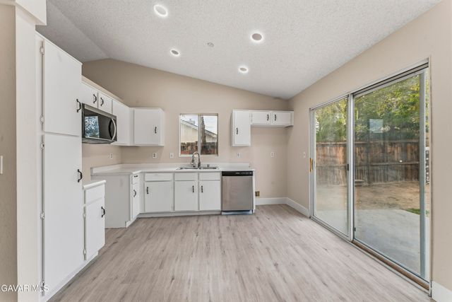 1325 Bradford Avenue, Rosamond, CA 93560