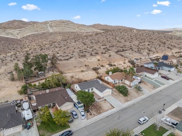1325 Bradford Avenue, Rosamond, CA 93560