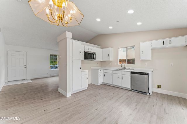 1325 Bradford Avenue, Rosamond, CA 93560