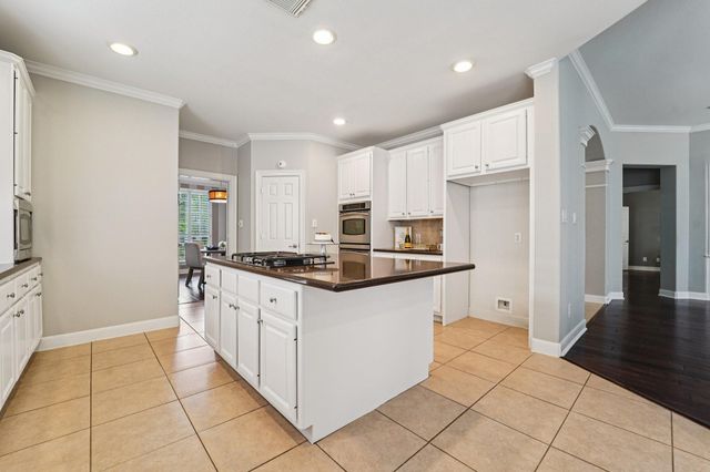 1611 Hill Spring Drive, Sugar Land, TX 77479