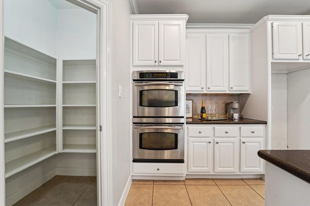 1611 Hill Spring Drive, Sugar Land, TX 77479