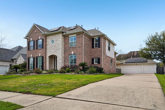 1611 Hill Spring Drive, Sugar Land, TX 77479