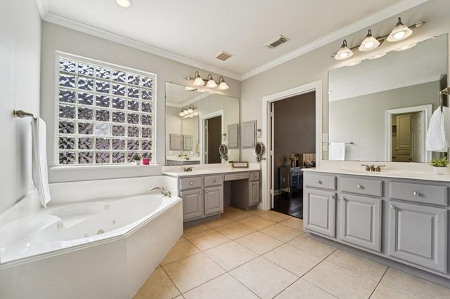 1611 Hill Spring Drive, Sugar Land, TX 77479