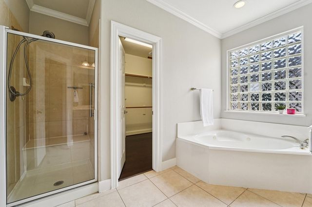 1611 Hill Spring Drive, Sugar Land, TX 77479