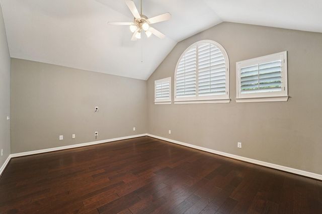 1611 Hill Spring Drive, Sugar Land, TX 77479