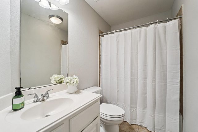 1611 Hill Spring Drive, Sugar Land, TX 77479