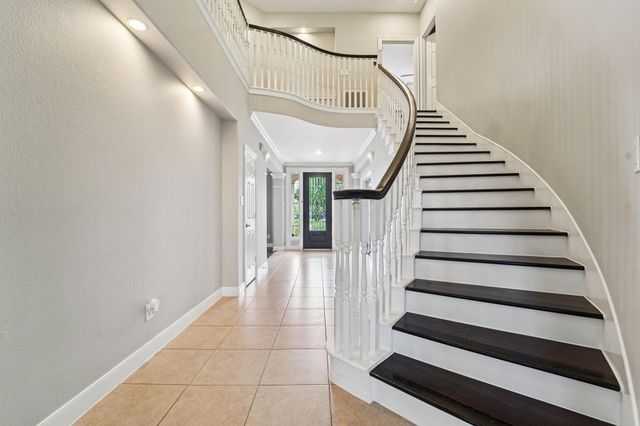 1611 Hill Spring Drive, Sugar Land, TX 77479