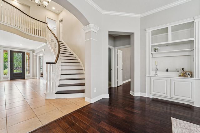 1611 Hill Spring Drive, Sugar Land, TX 77479