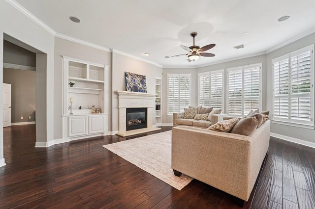 1611 Hill Spring Drive, Sugar Land, TX 77479