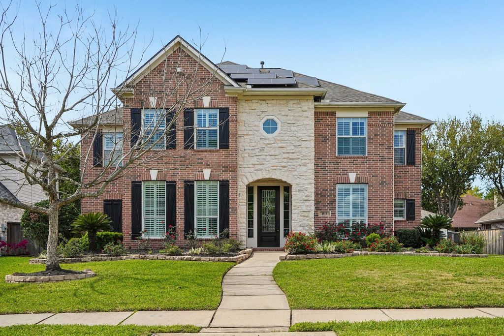 1611 Hill Spring Drive, Sugar Land, TX 77479