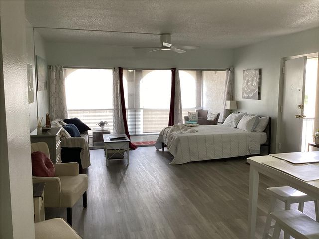 7701 STARKEY ROAD 206, Seminole, FL 33777