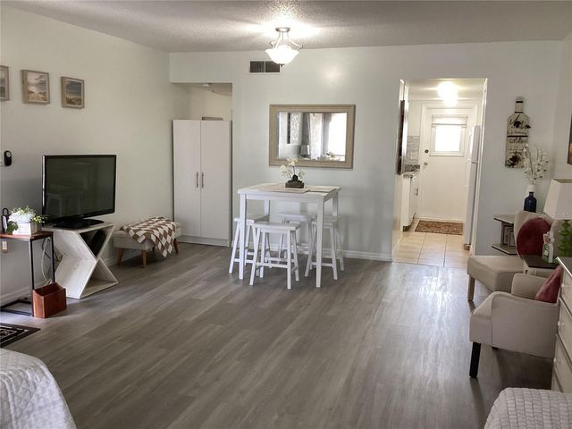 7701 STARKEY ROAD 206, Seminole, FL 33777