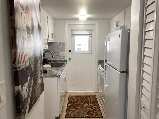 7701 STARKEY ROAD 206, Seminole, FL 33777