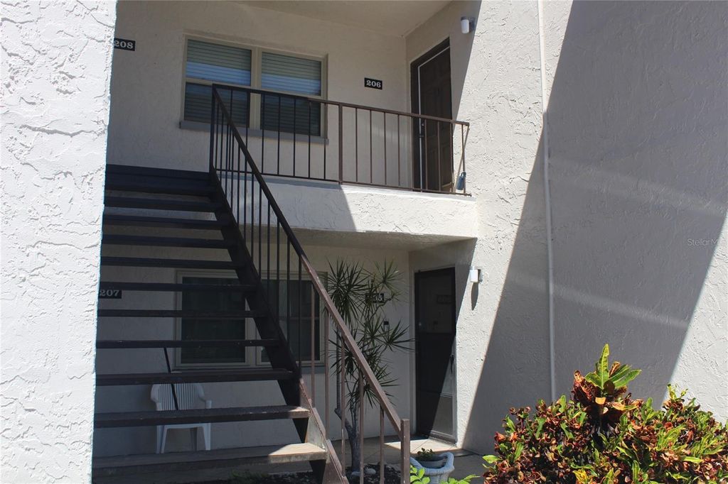 7701 STARKEY ROAD 206, Seminole, FL 33777